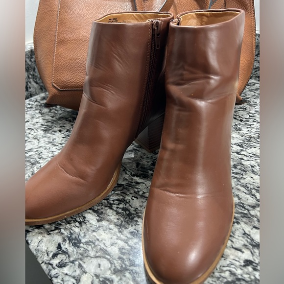 J Crew Minimalist Ankle Boots - Picture 5 of 9